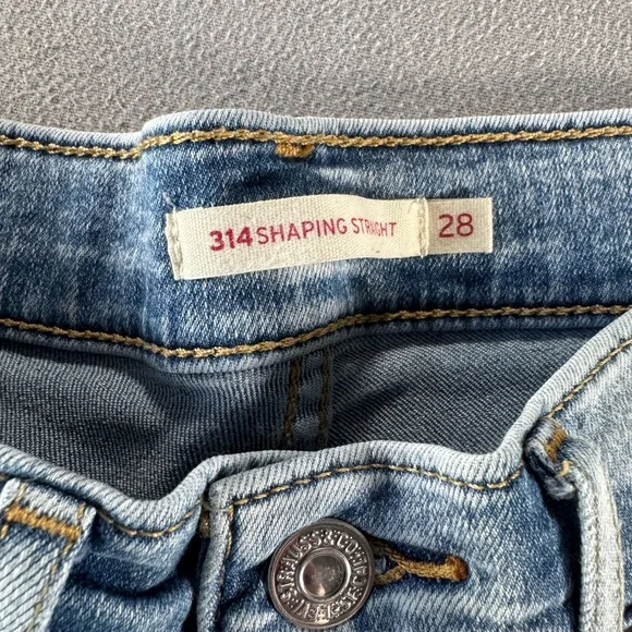 Womens Light Wash Levis Jeans 314 Shaping Straight Size 28 By 30 Preowned - Picture 5 of 9